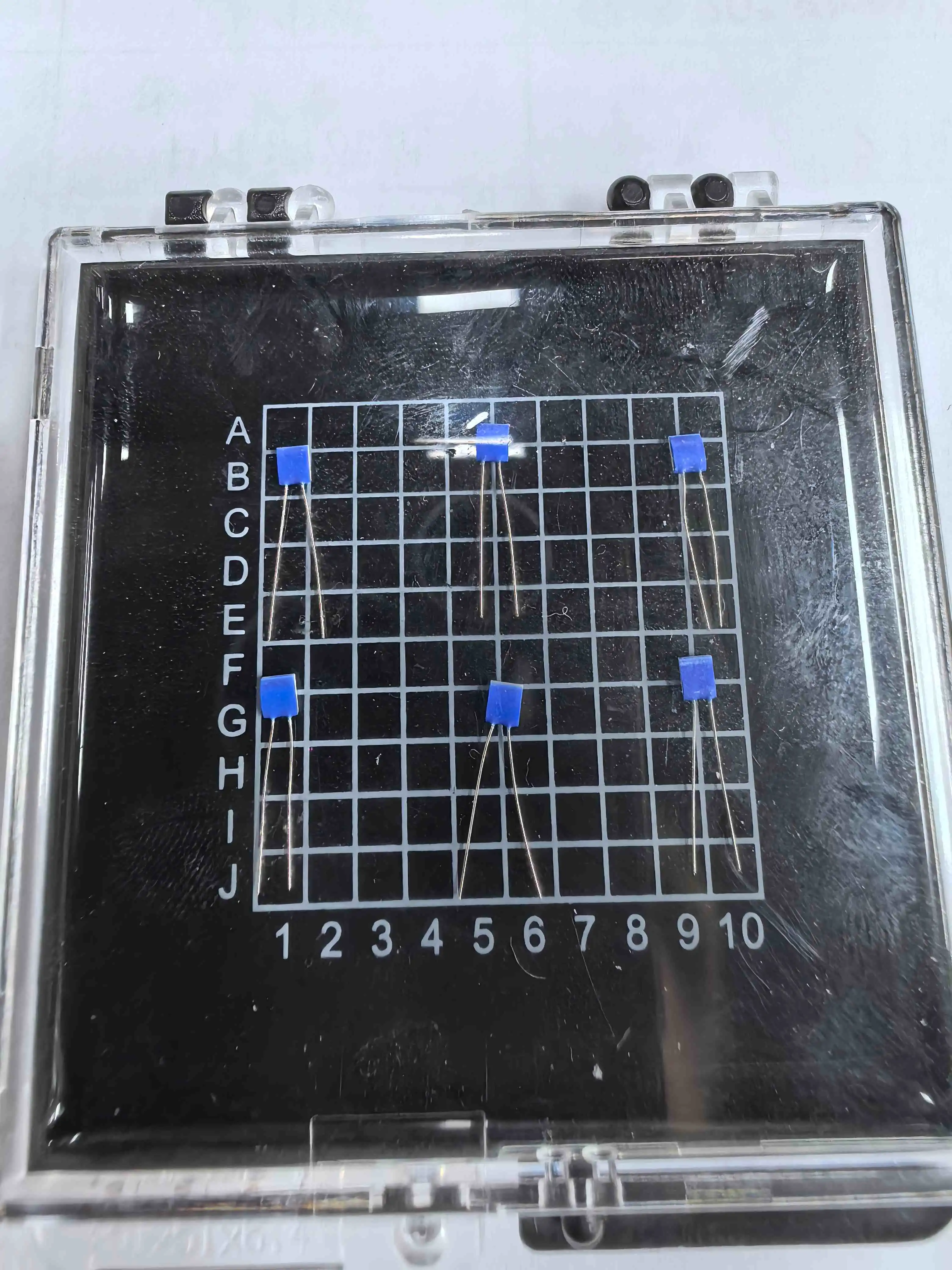 Surface Mount Platinum RTDs Surface Mount Platinum RTDs